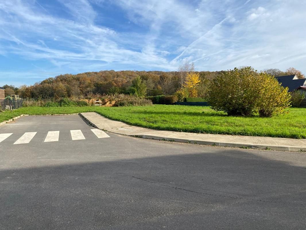 BEAUVAIS Terrain viabilisé à Saint Paul de 834 m2 3