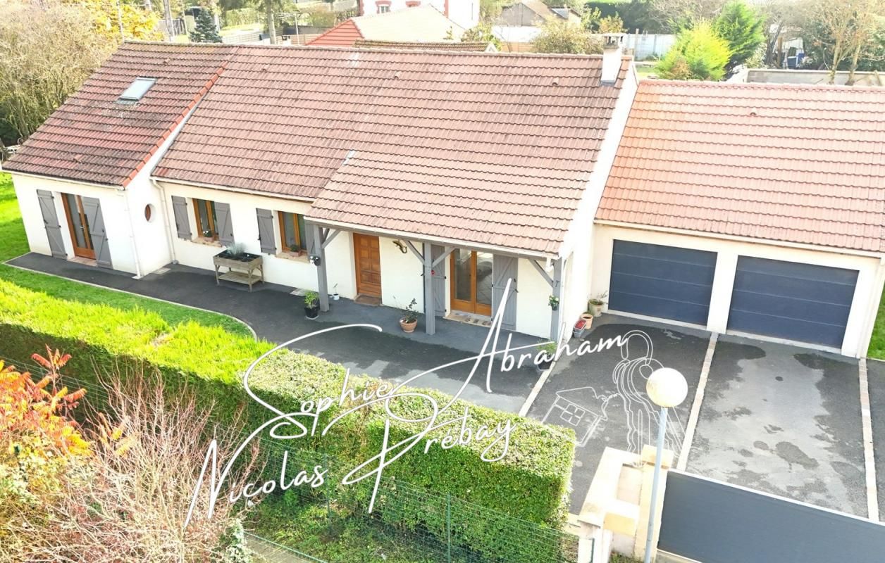 Maison individuelle de plain-pied avec double garages