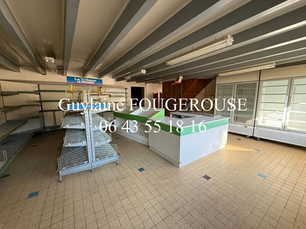 SAINT-ANTHEME Saint Antheme - Murs commerciaux libres avec logement,  160 m² 4