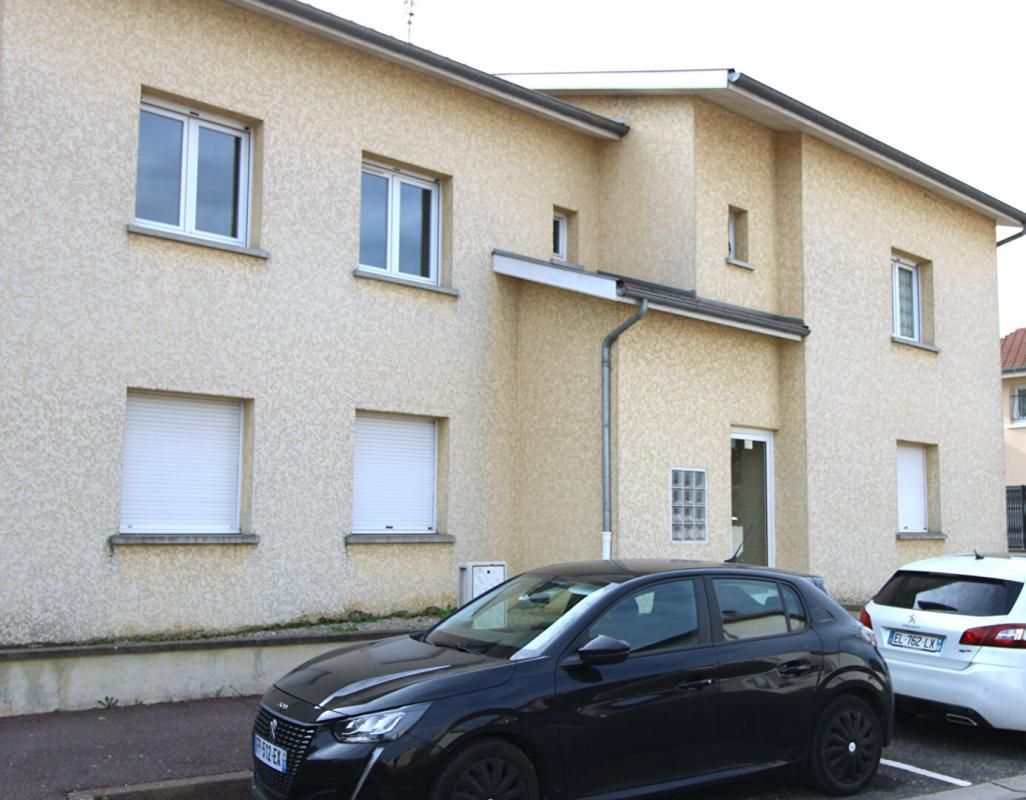 GENAS Appartement Genas T1 Bis de 38.50 m2, parking privatif 2