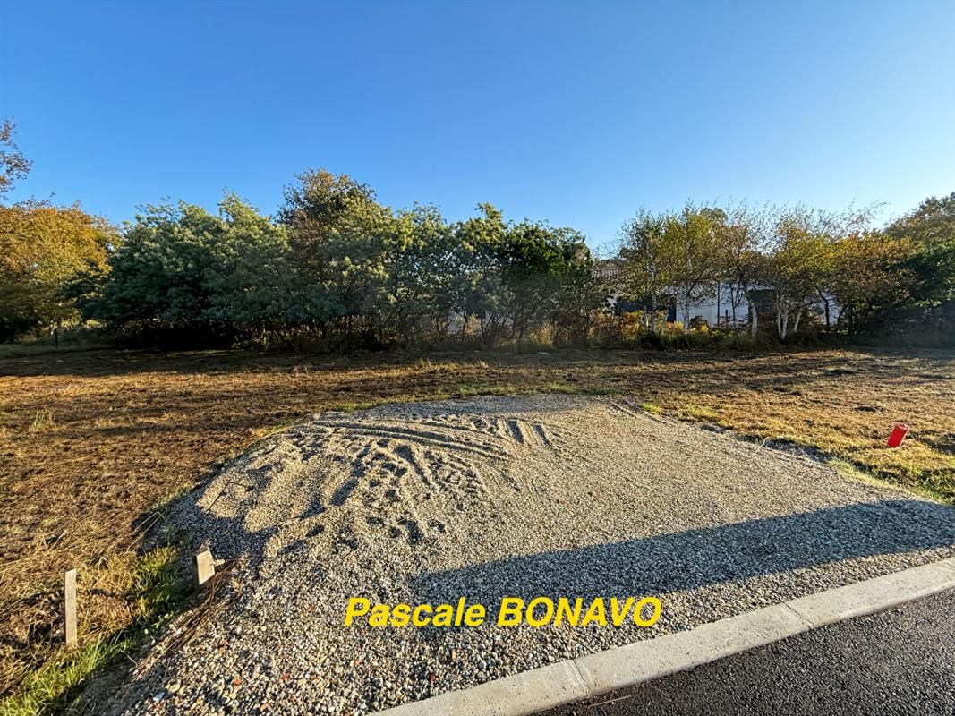 HOURTIN - 33990 - Terrain Constructible 772 m2 idéalement situé