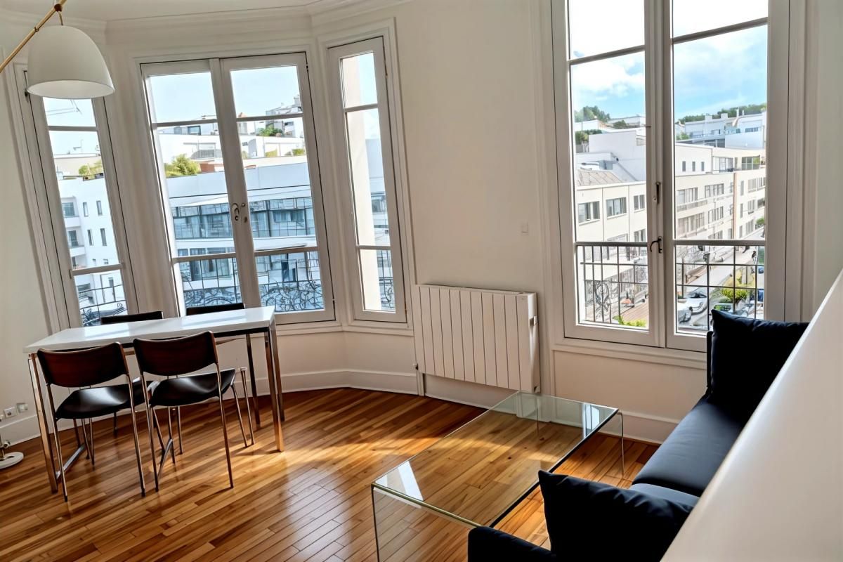 Rare à Neuilly-sur-Seine : 2 pièces au charme haussmannien, 44 m², calme et vue dégagée !