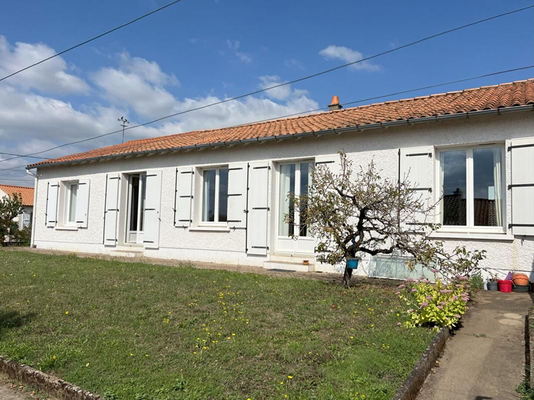 Maison Nanteuil 7 pièce(s) 124 m2