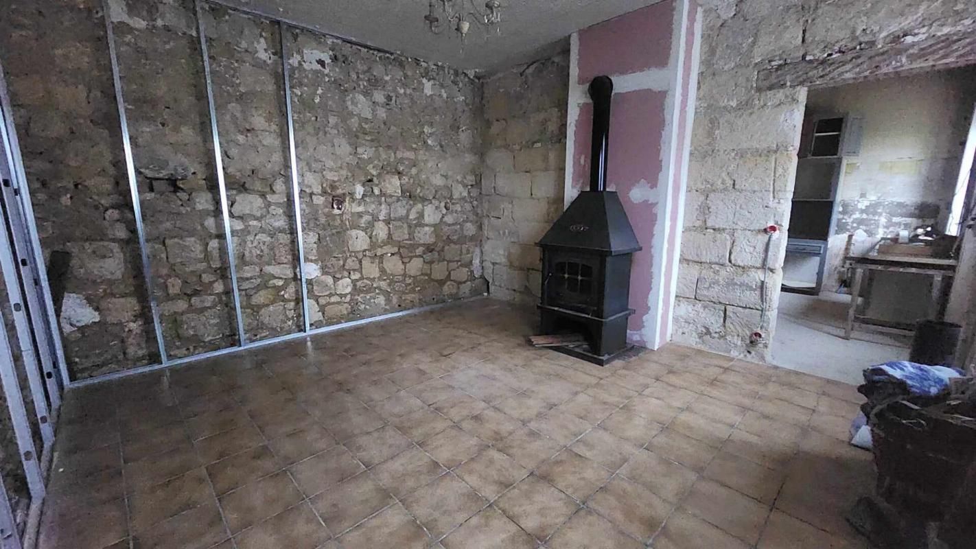 COUCY-LE-CHATEAU-AUFFRIQUE Maison à rénover 4 pièce(s) 91 m2 3