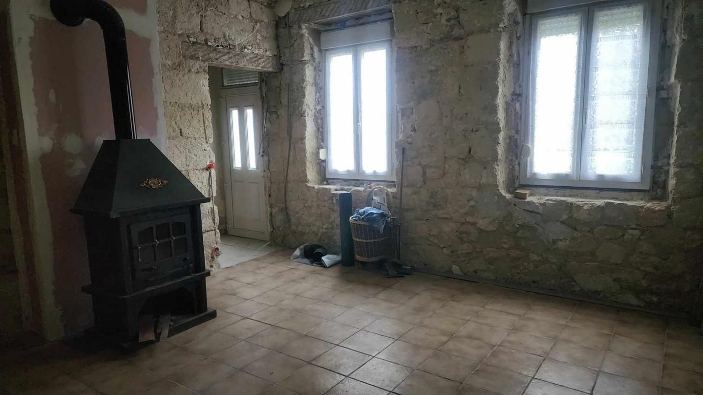 COUCY-LE-CHATEAU-AUFFRIQUE Maison à rénover 4 pièce(s) 91 m2 4