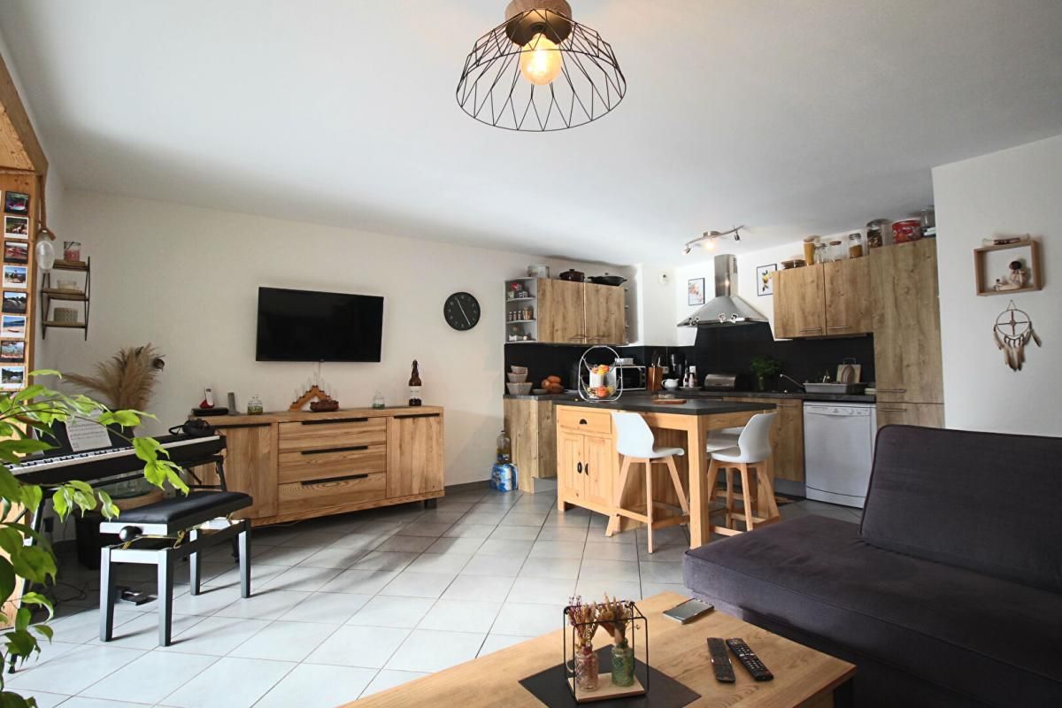 PASSY plaine , Appartement  3 pièces 85 m2, rez de jardin ,320 000 euros