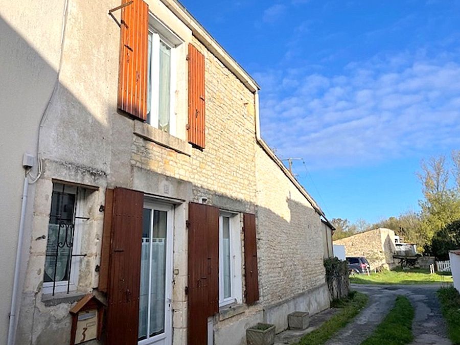 Maison centre village avec 3 chambres, garage, jardin, dépendance et véranda