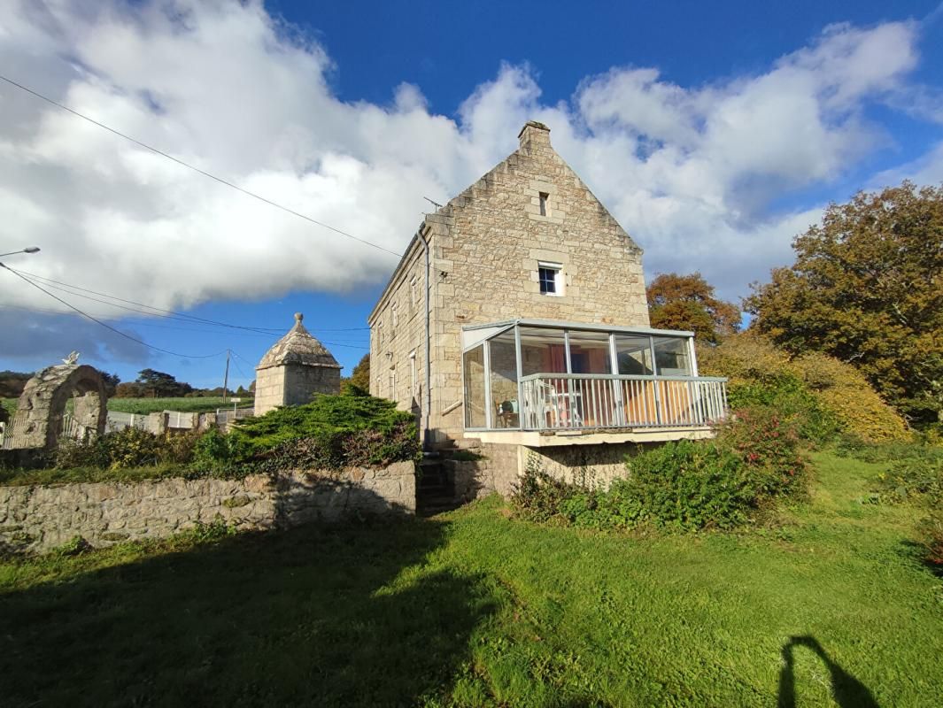 PONTIVY Maison avec studio et dépendances 4