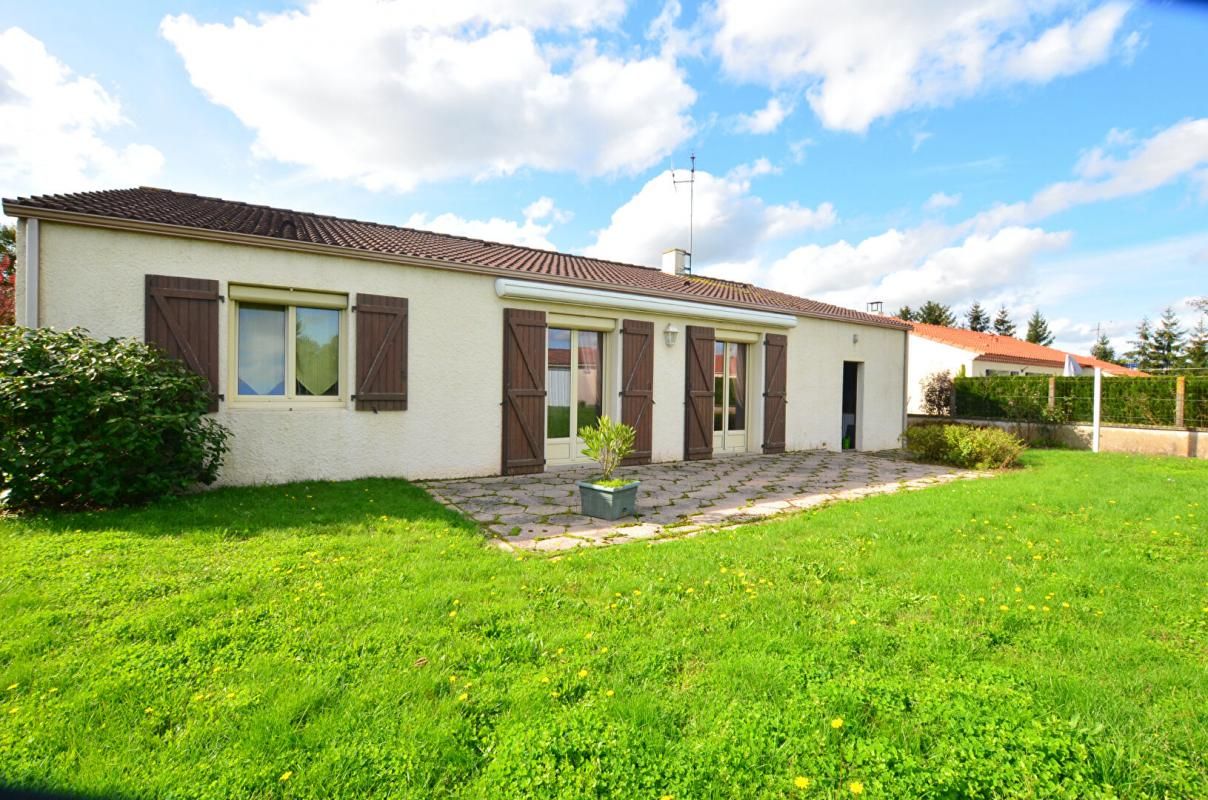 Clisson, plain-pied 95 m², 3 chambres, garage, jardin