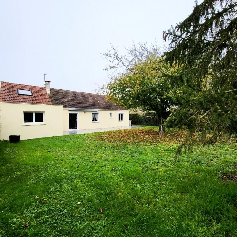 SAINT-LUBIN-DES-JONCHERETS Maison plain-pied (96 m²), Saint Lubin des Joncherets (28350), 3 chambres, garage, 2 abris de jardin, terrasse, terrain clos de 745 m². Prix HAI 189 780 3