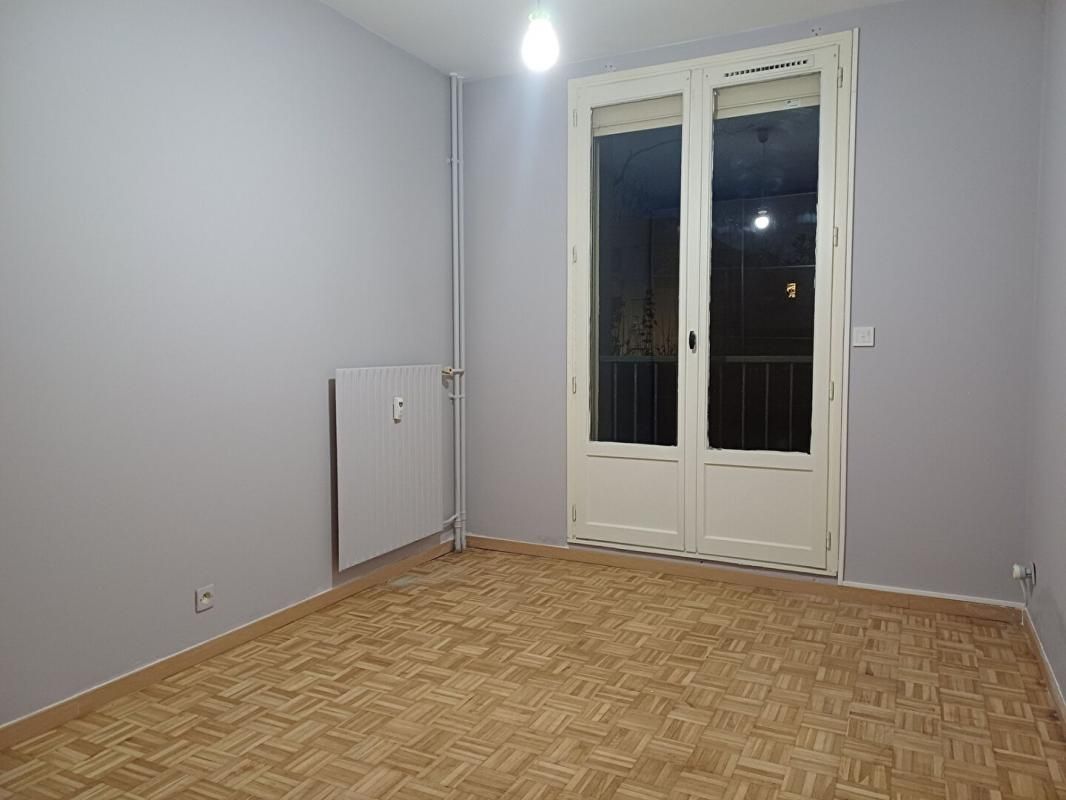 COMPIEGNE APPARTEMENT T3 4