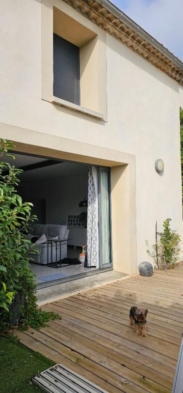 ADISSAN Maison, 5 chambres, Parcelle 700m², Piscine couverte, Garage 1