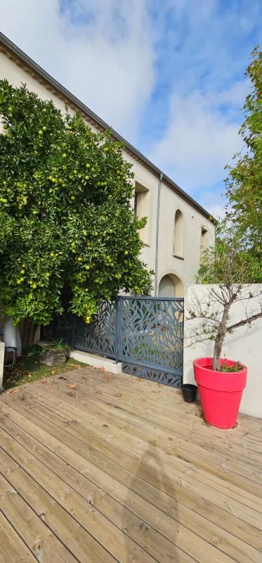 ADISSAN Maison, 5 chambres, Parcelle 700m², Piscine couverte, Garage 2