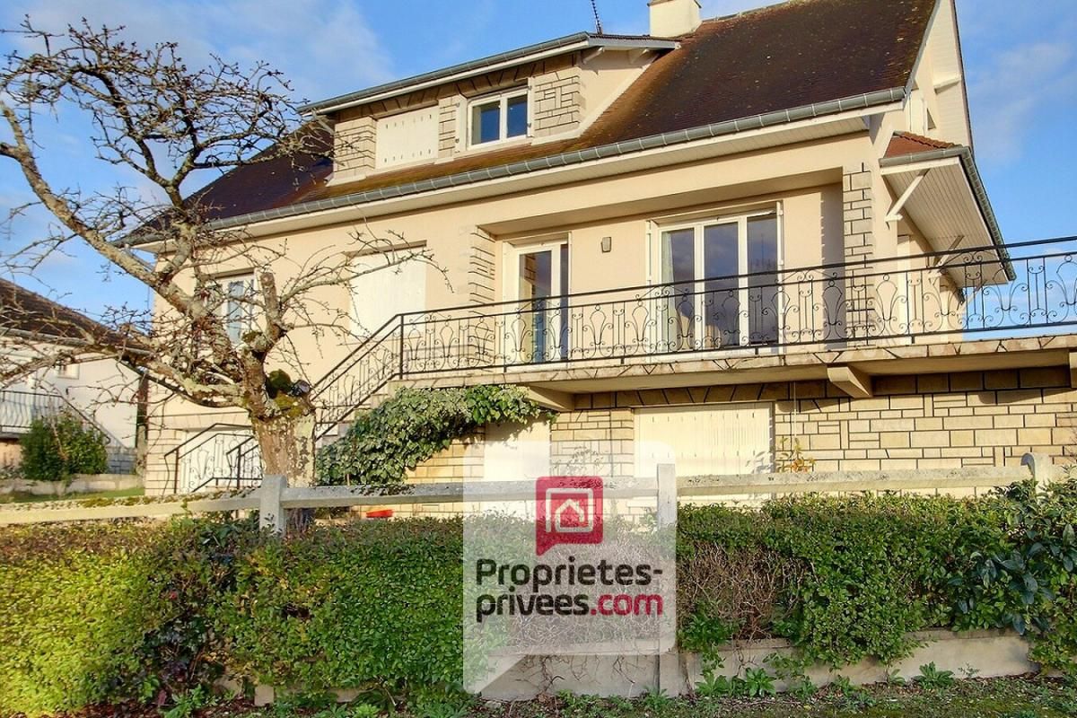 DORDIVES A VENDRE SPACIEUX PAVILLON 160 m2 ENV. + REZ DE JARDIN et GARAGE 1