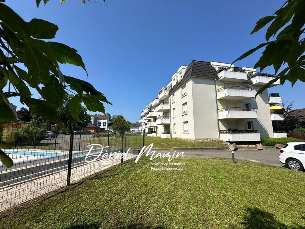 Appartement Saverne 3 pièce(s) 54 m2 Parking Piscine résidence sécurisée