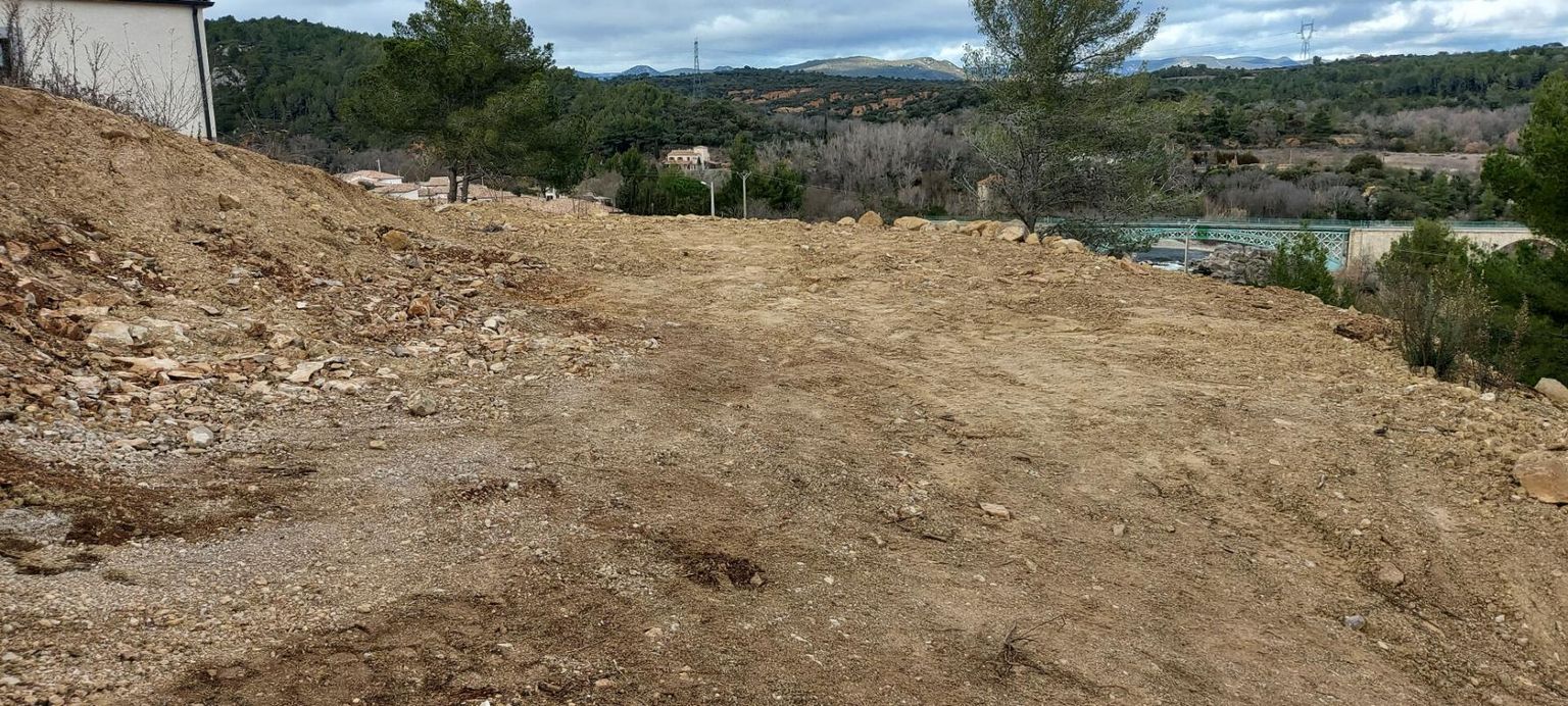 MURVIEL-LES-BEZIERS TERRAIN CONSTRUCTIBLE DE 2083M² 2