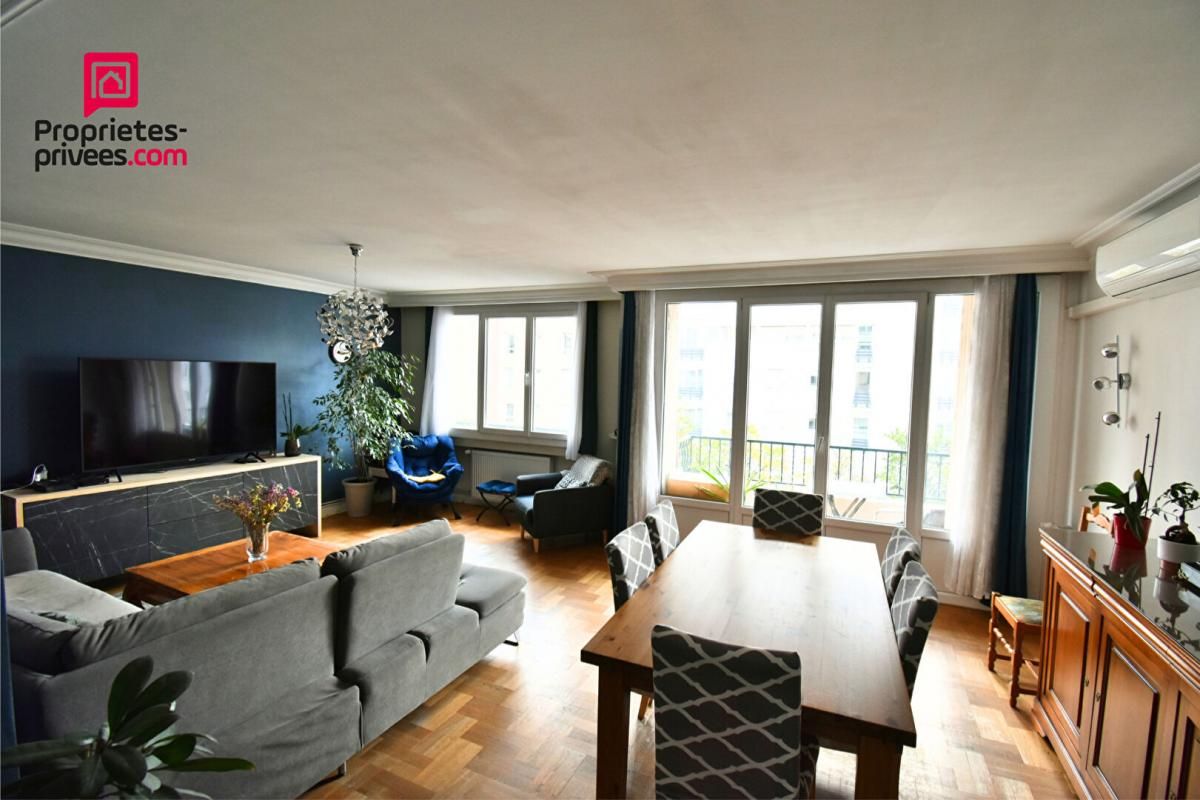 VILLEURBANNE Beau T3 lumineux de 94 m² avec balcon, parking privé 2