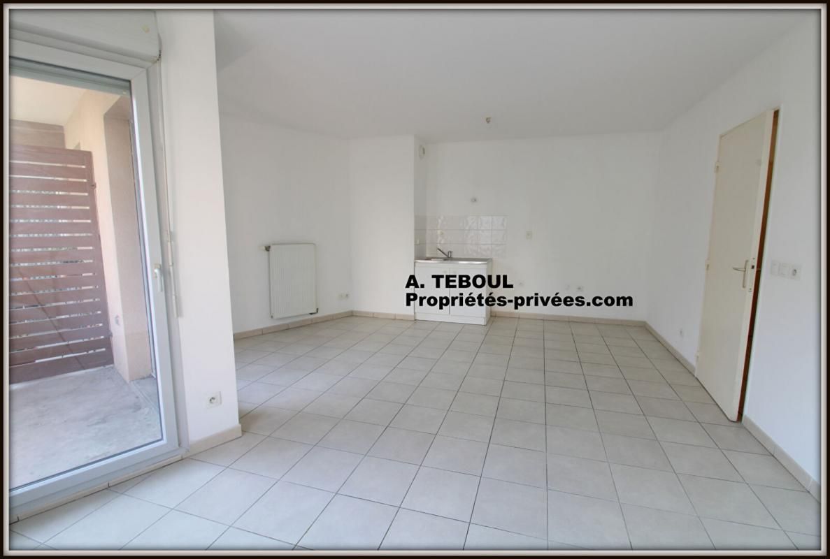 VAULX-EN-VELIN APPARTEMENT T2 DE 45M² SUR VAULX EN VELIN/LIMITROPHE VILLEURBANNE 2