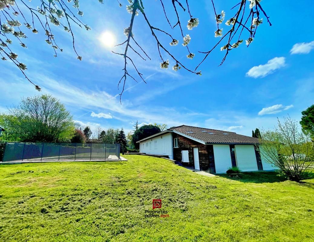 Maison Quinsac 7 pièce(s) 215 m2 avec piscine et dépendances