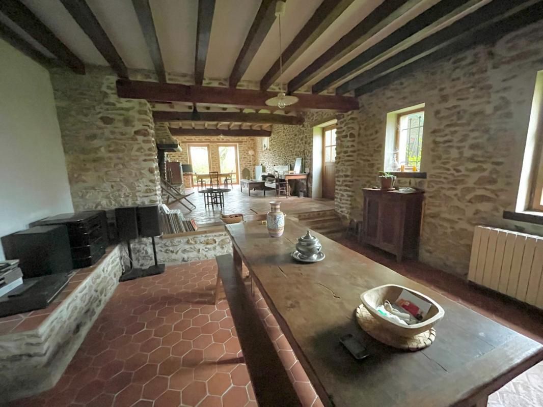 LA FERTE-GAUCHER Maison aux charmes d'antan La Ferte Gaucher 5 pièce(s) 175 m2 4