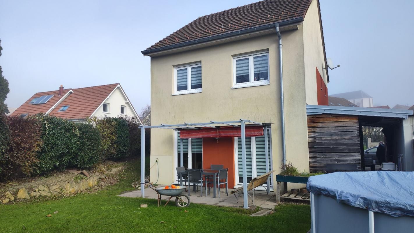 Maison  4 pièces 93 m2,  comprenant 3 chambres sur parcelle de 6ares36