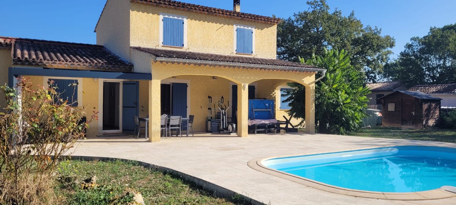 Maison provençale 6 pièce(s) 145 m2 avec piscine