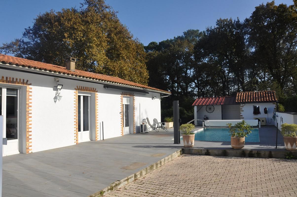 Landes, 40180 NARROSSE,  Maison 105 m² avec piscine