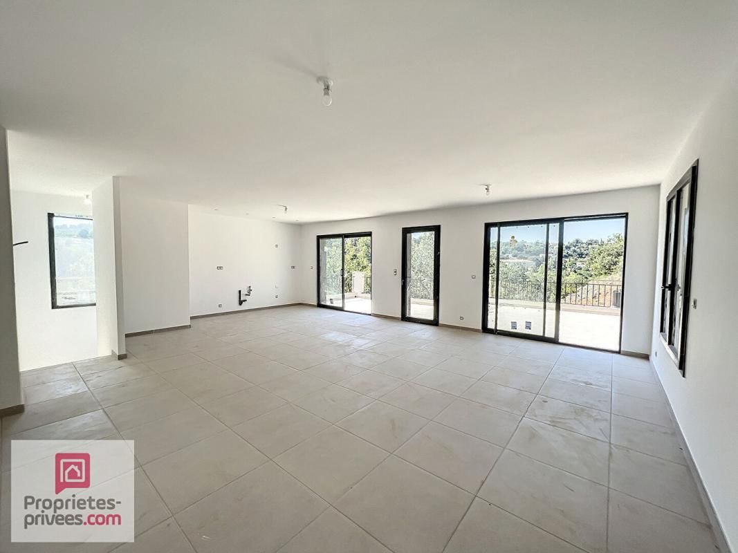 RIANS RIANS VILLA T4 NEUVE GRAND GARAGE SUR 1644 M² 4