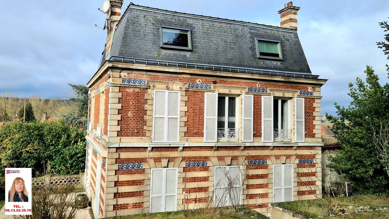 CHAUMONT-EN-VEXIN Chaumont en Vexin - Maison de Maître du 19ème de 210 m2 - 4 chambres - 1 ascenseur - cave et bâtiments - sur 2.957 m2 de parc arboré - Prix :  606.000 1