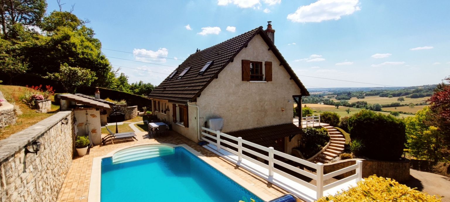 PARIGNY-LES-VAUX Très belle maison traditionnelle sur les hauteurs de Parigny Les Vaux 4