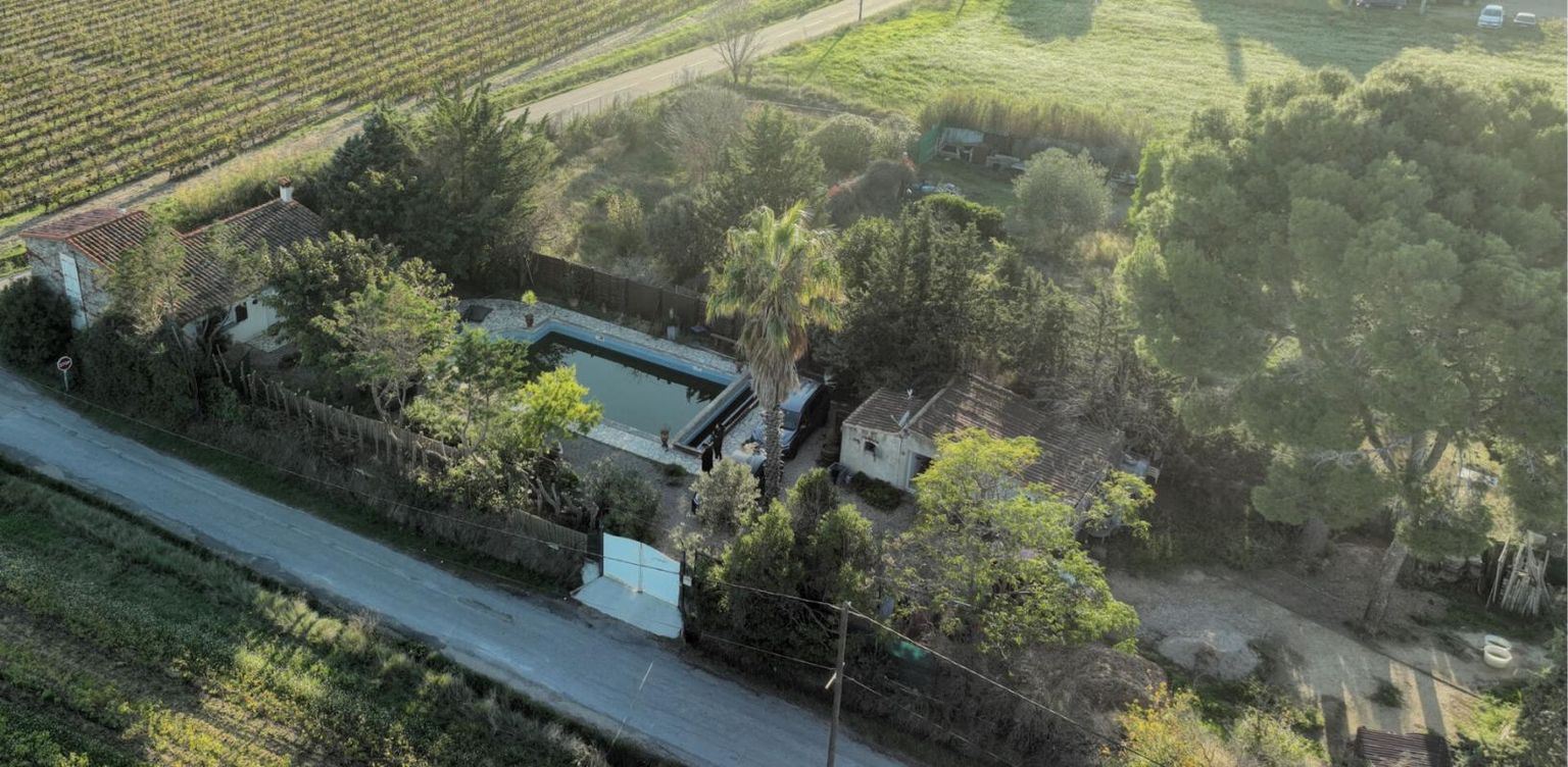 MEZE Mas avec dépendance et piscine sur 1603m2 3