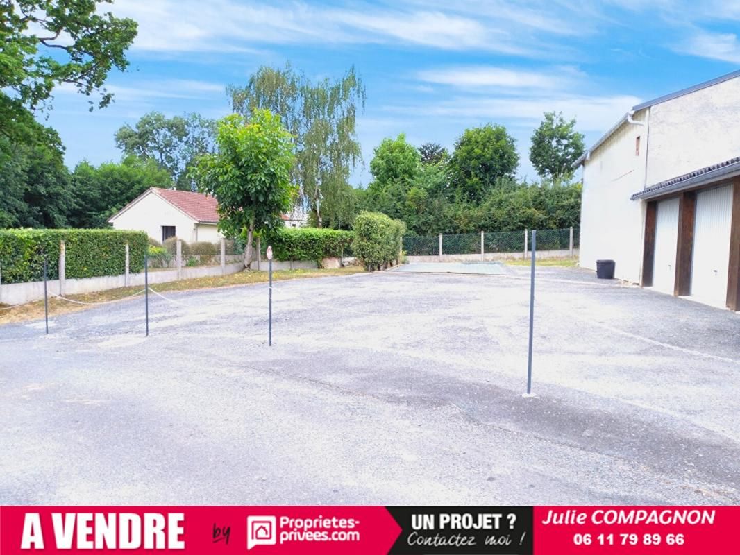 LE PIN-EN-MAUGES HANGAR AVEC Terrain 432 m² - 4 garages et 1 local technique 3