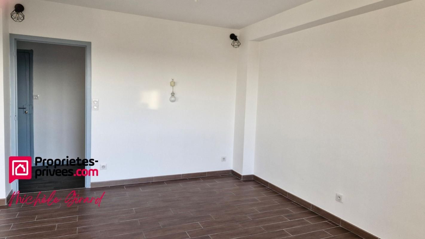 ROANNE ROANNE  -  APPARTEMENT   T3   DERNIER  ETAGE 3