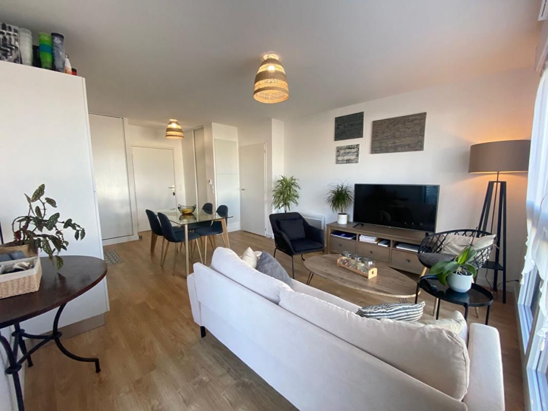 VANNES NOUVEAU Appartement 2 pièces de 43,73 M² Moderne et récent avec Terrasse et Parking ? VANNES 3