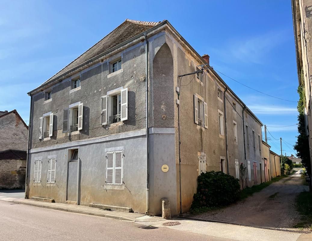 SALORNAY-SUR-GUYE Immeuble/Maison  proche Cluny 2