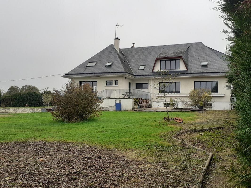 Maison Bauge En Anjou 10 pièce(s) 269 m2