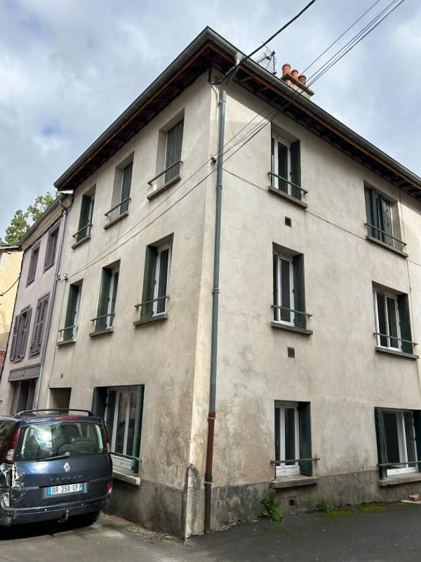 Immeuble Arlanc 3 appartements 238 m2