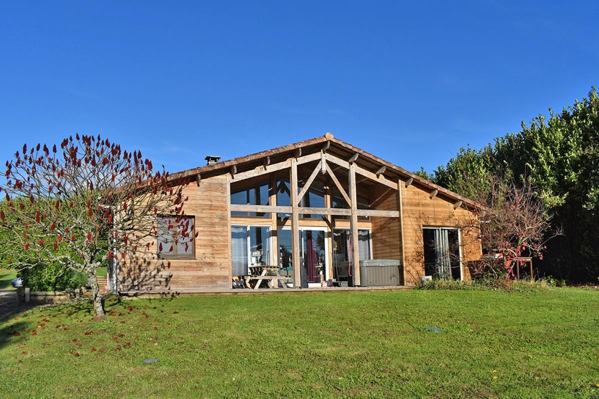 Maison La Chapelle Aubareil 5 pièce(s) 142 m2