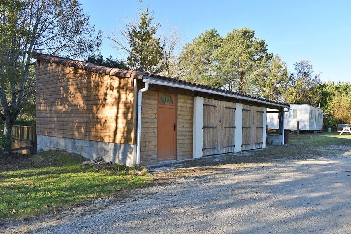 LA CHAPELLE-AUBAREIL Chalet La Chapelle Aubareil 5 pièce(s) 142 m2 3