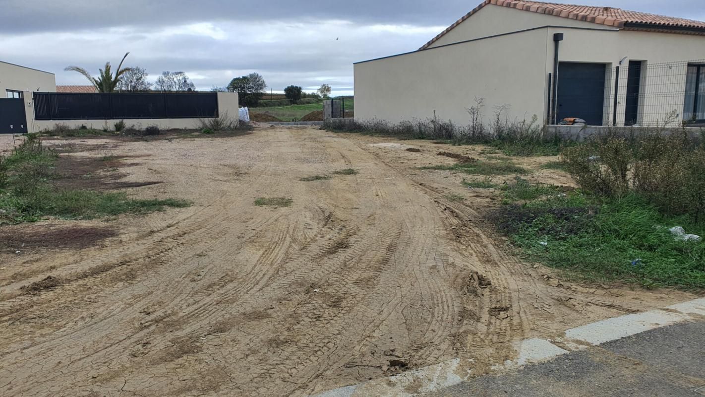 CAZOULS-LES-BEZIERS TERRAIN CONSTRUCTIBLE 381M² 1