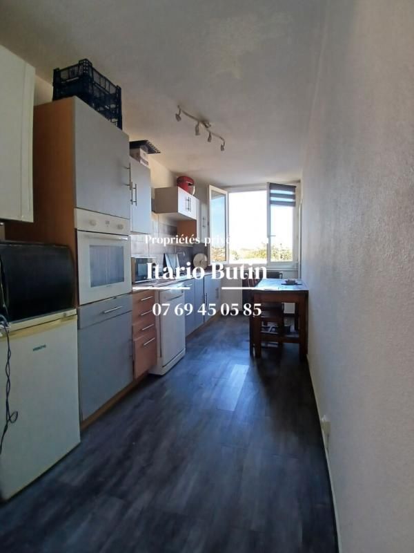 BEZIERS Appartement T3 64m² avec balcon, loggia et place de parking 3