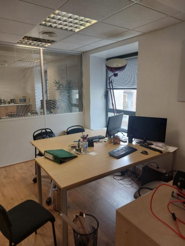 GRENOBLE EXCLUSIVITE GRENOBLE - Vente BUREAUX 42 m² -  128 640 euros 4