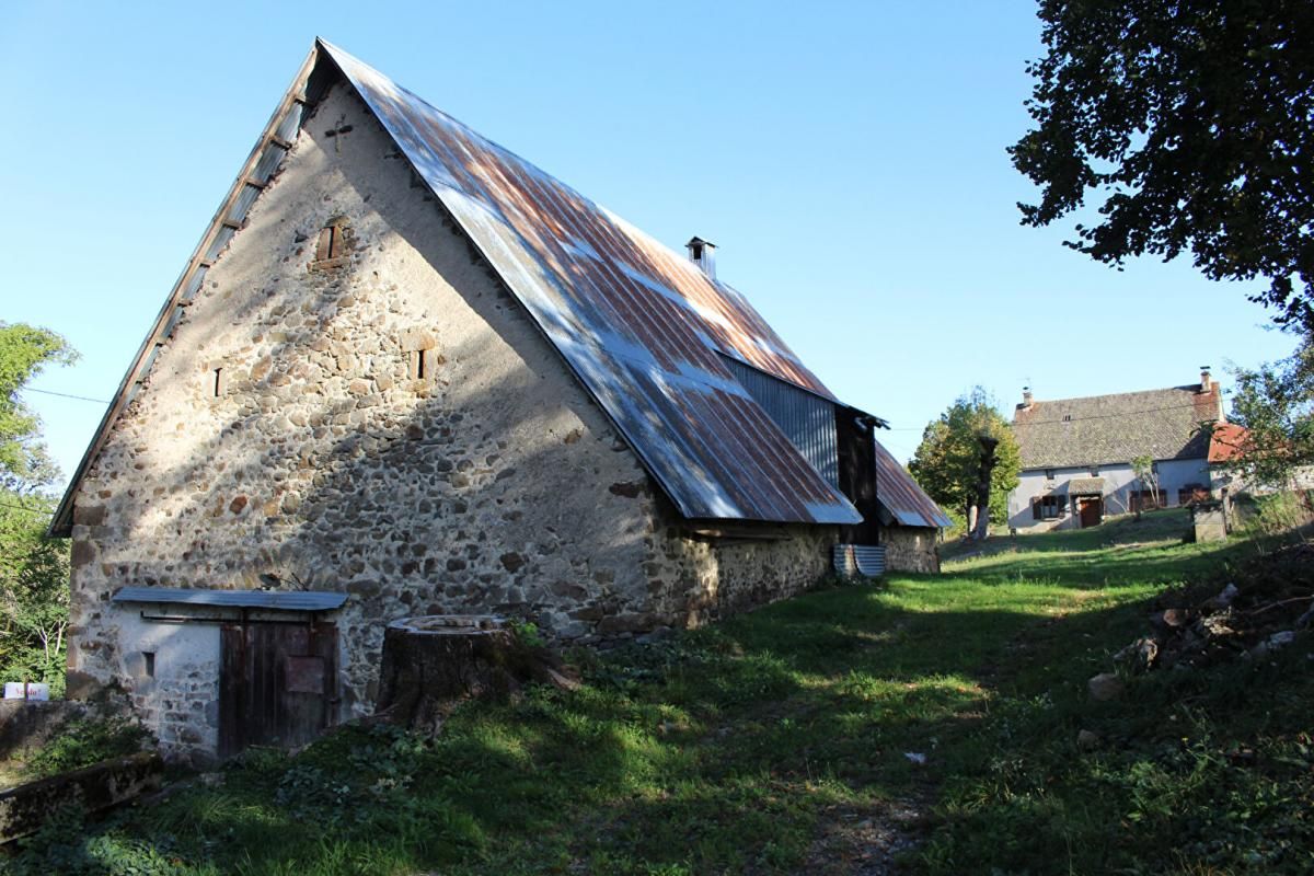 LARODDE Grange à Larodde (63) 2