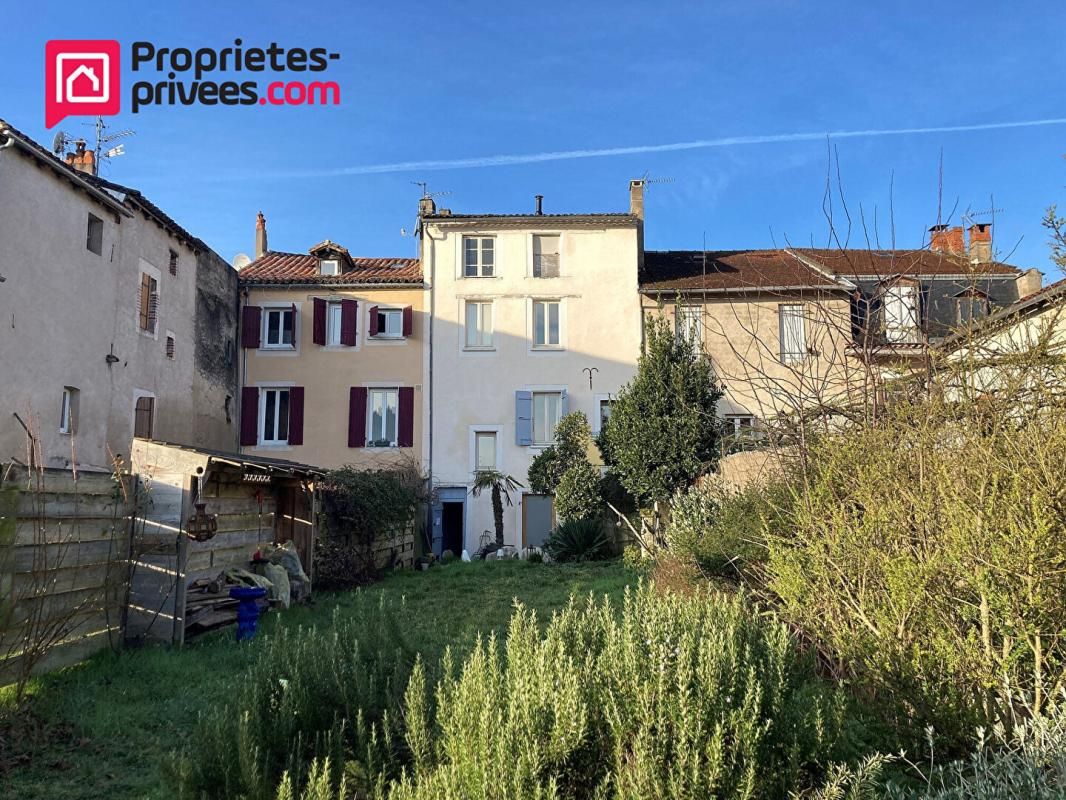 Maison centre Cahors à étages, avec jardin, vue et local commercial