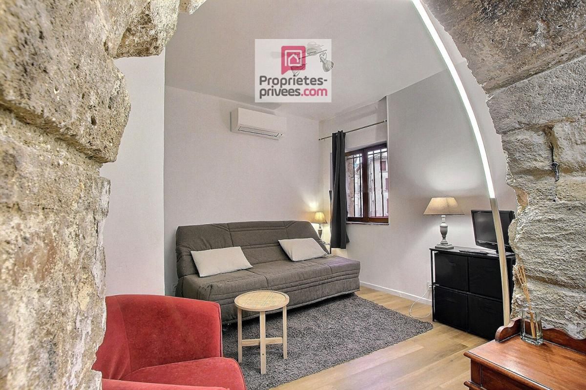 2 appartements formant une maison de ville