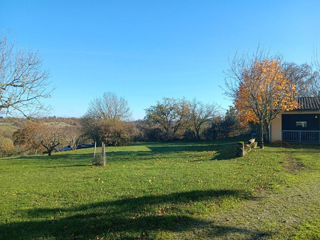 CAHORS Terrain constructible avec bâtiment à 15 minutes de Cahors 4