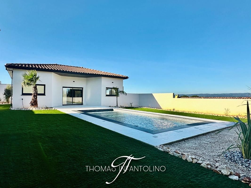 VILLA D'ARCHITECTE 175 M2 - PISCINE - VUE MONTAGNE NOIRE - GARAGE