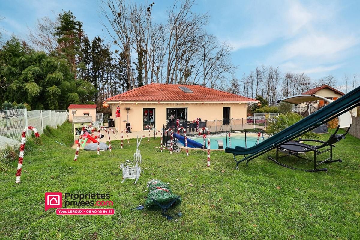 Maison individuelle de plain pied, récente avec piscine Située à Chilly