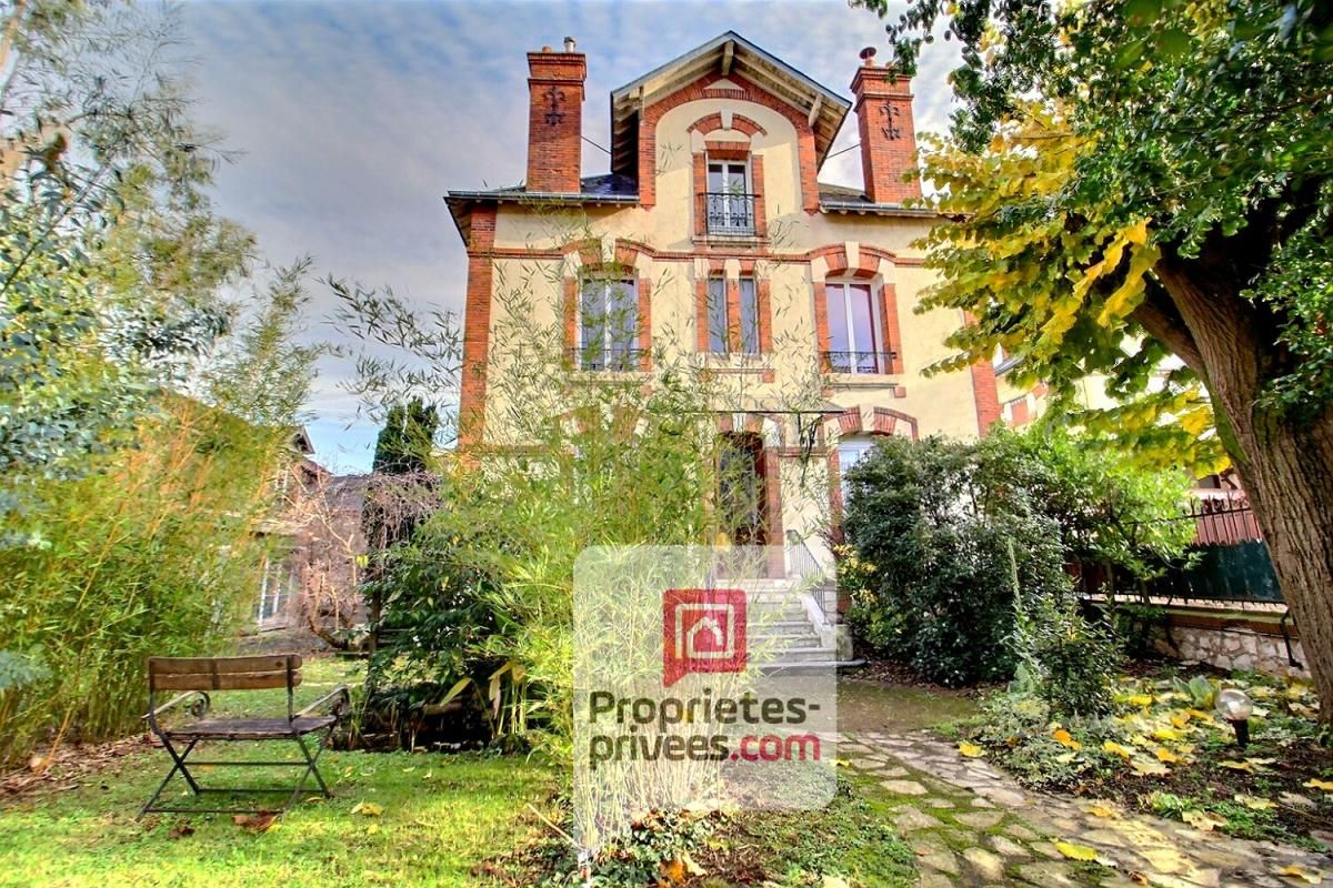 A VENDRE - MAISON BOURGEOISE de 180 m2, Secteur prisé, centre ville et gare à pied