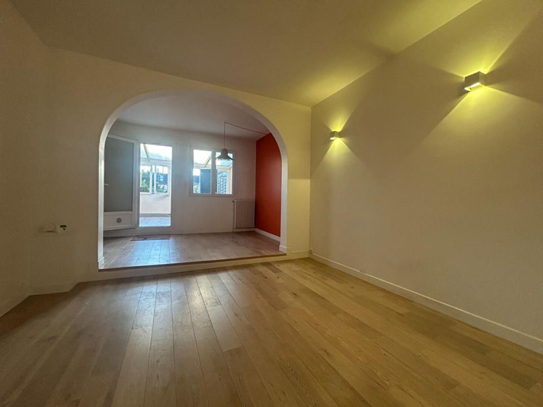 FONTENAY-SOUS-BOIS Maison 5 pièces 3 chambres 90 m2 avec TERRASSE 21m2 3